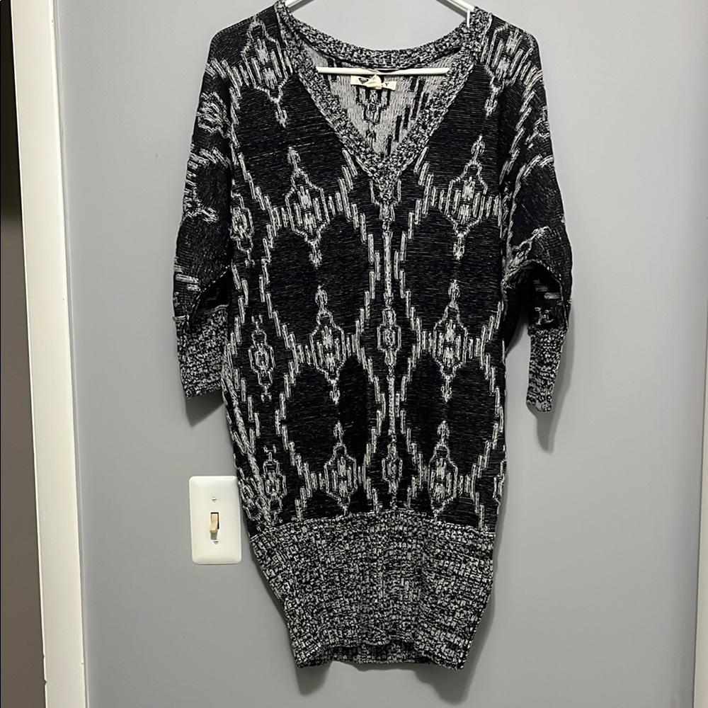 NWOT Roxy Gray Patterned Sweater Dress